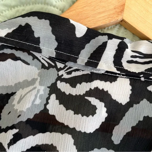 Vintage Millers Sheer Button Up Blouse Size 14 - Picture 4 of 6